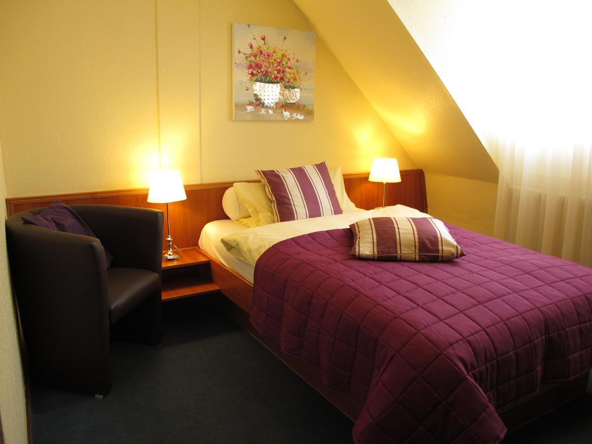Burghotel Muenzenberg Bagian luar foto