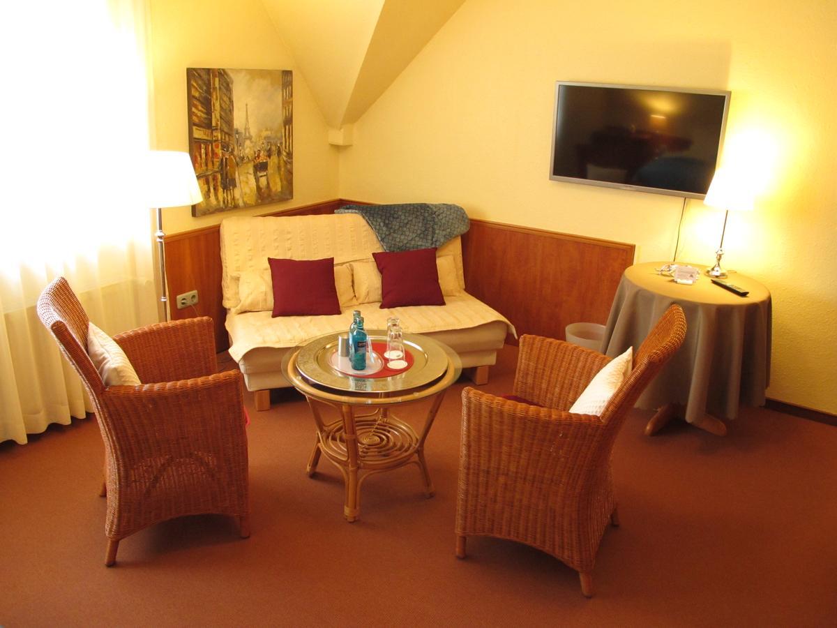 Burghotel Muenzenberg Bagian luar foto