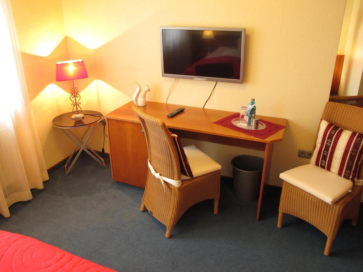 Burghotel Muenzenberg Bagian luar foto