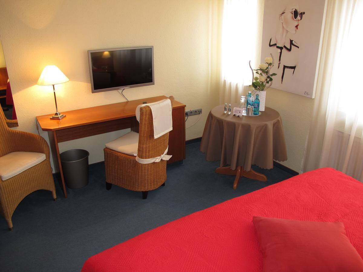 Burghotel Muenzenberg Bagian luar foto